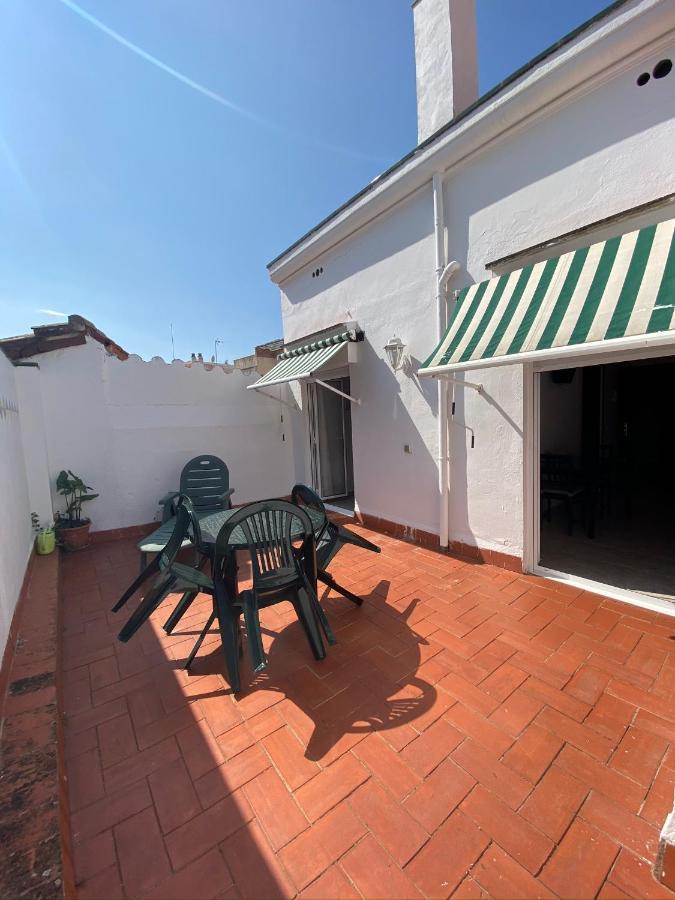 Apartamentos Mitus Canet De Mar Bagian luar foto