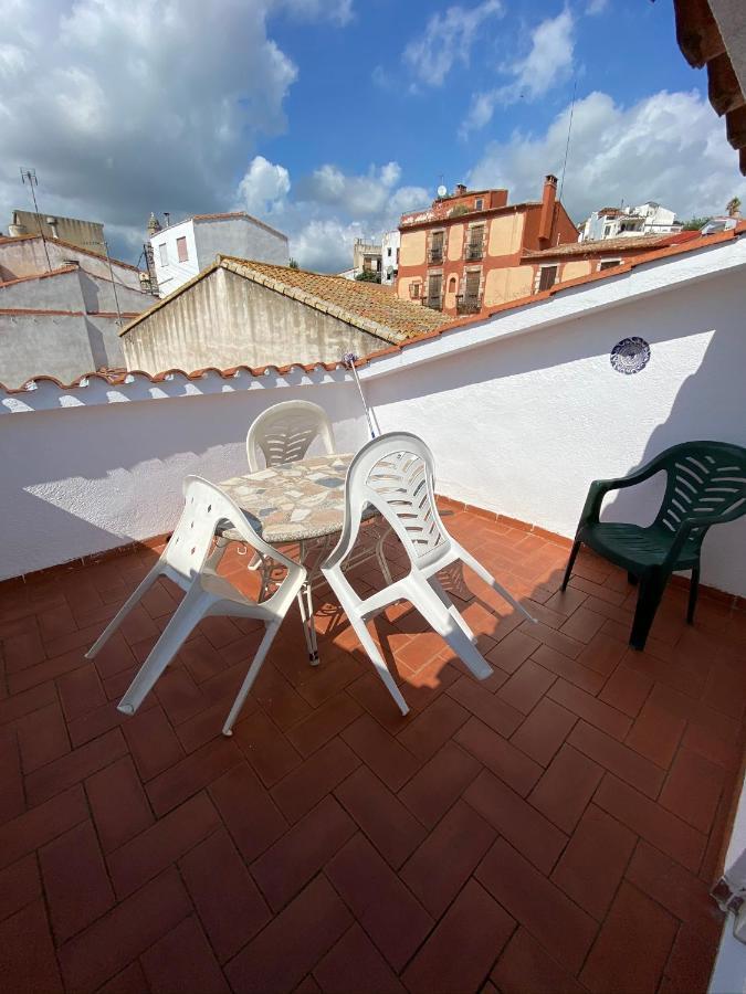 Apartamentos Mitus Canet De Mar Bagian luar foto