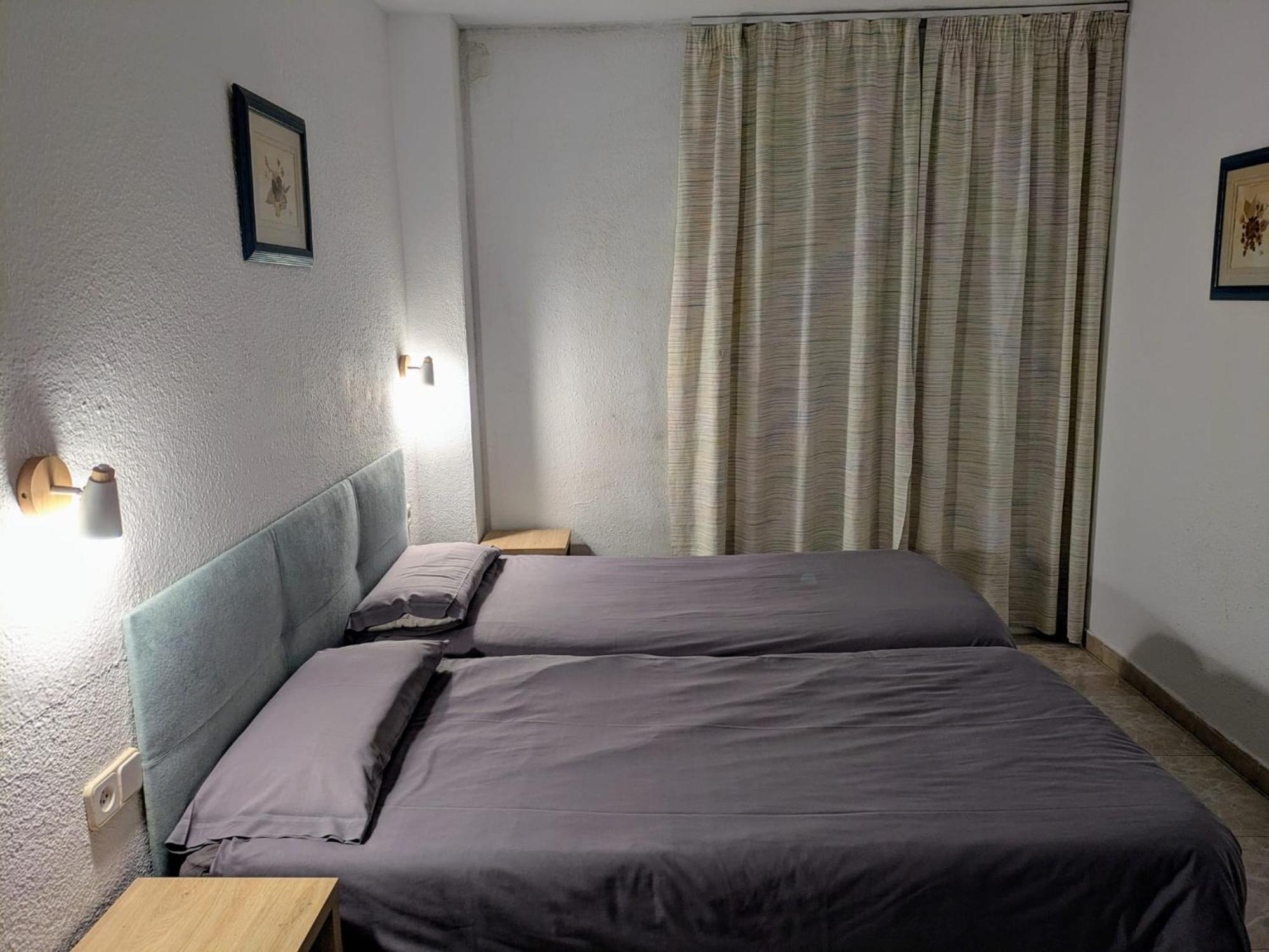 Apartamentos Mitus Canet De Mar Bagian luar foto